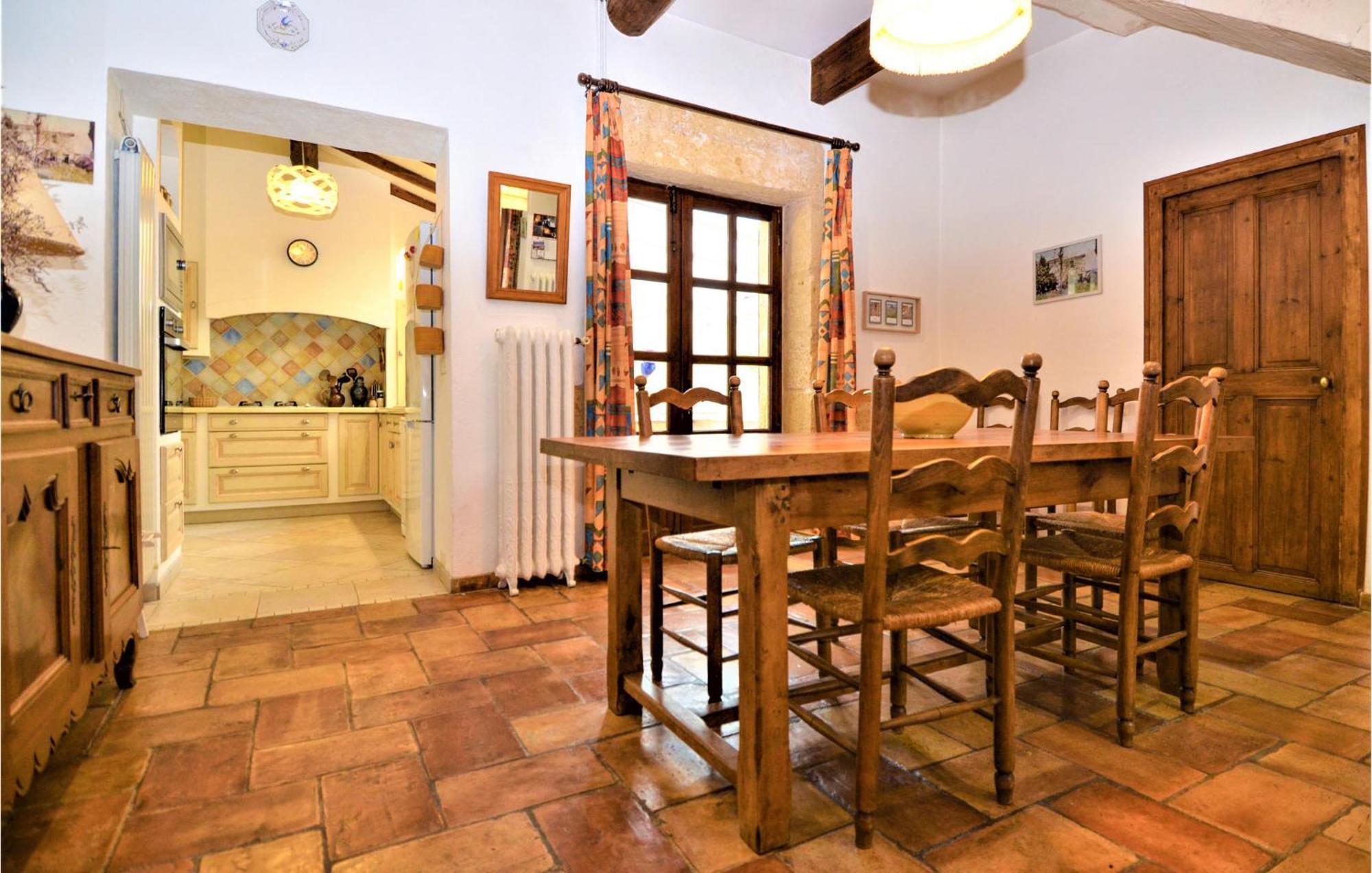 4 Bedroom Lovely Home In Marguerittes Eksteriør bilde